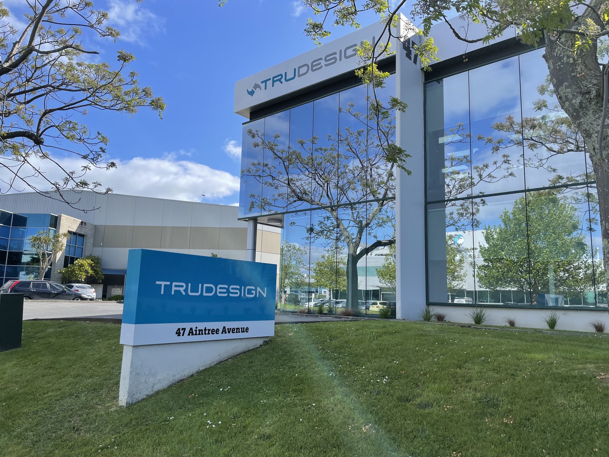 trudesign-office-exterior-828183e730375d56e6549740578a0db097cef81840fe91787342bf35939ec7bc